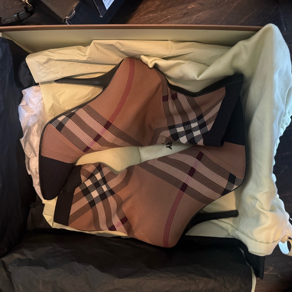 Burberry Plaid Patterned Women’s Socks boots- Brown and Black